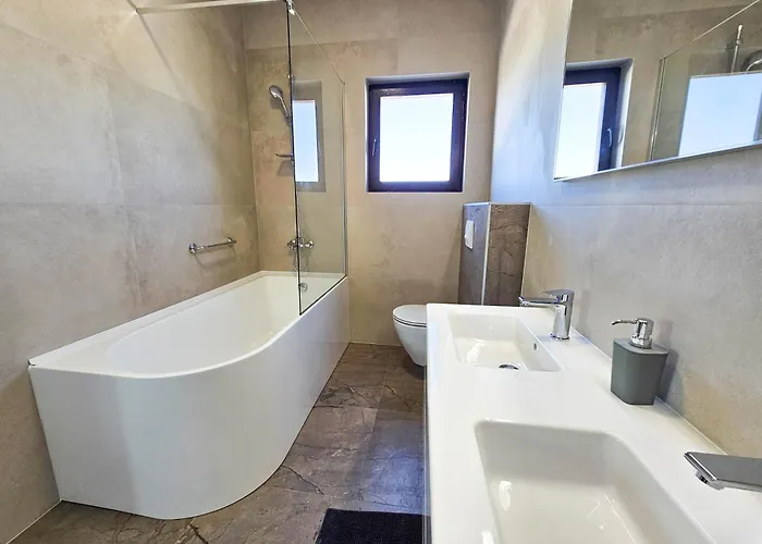 Villa Radovan Tinjan